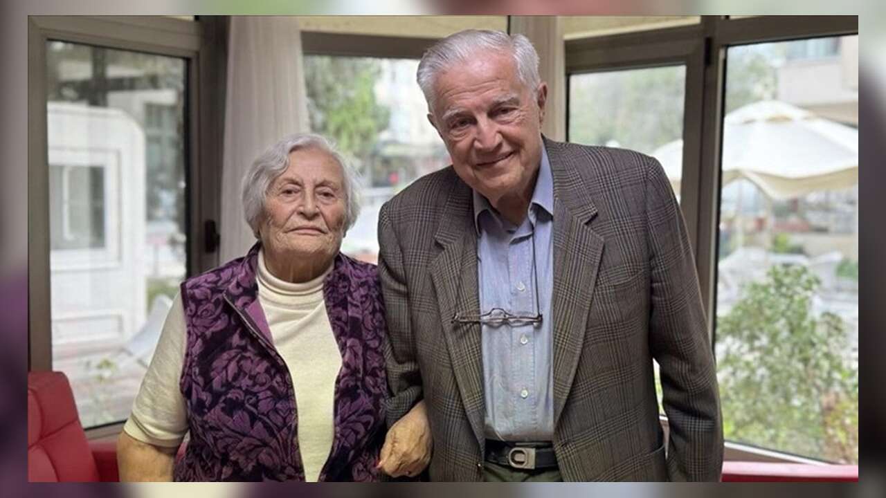 70 Yıl Sonra Eski Öğretmen ve Öğrencisi Huzurevinde Buluştu