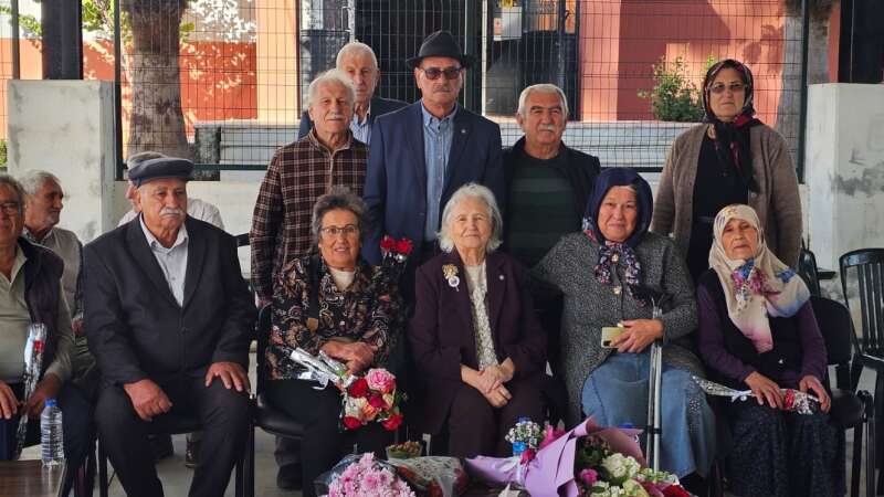 62 Yıl Sonra Aynı Okulda: Marmaris’te Ayten Öğretmen İlk Öğrencileriyle Buluştu