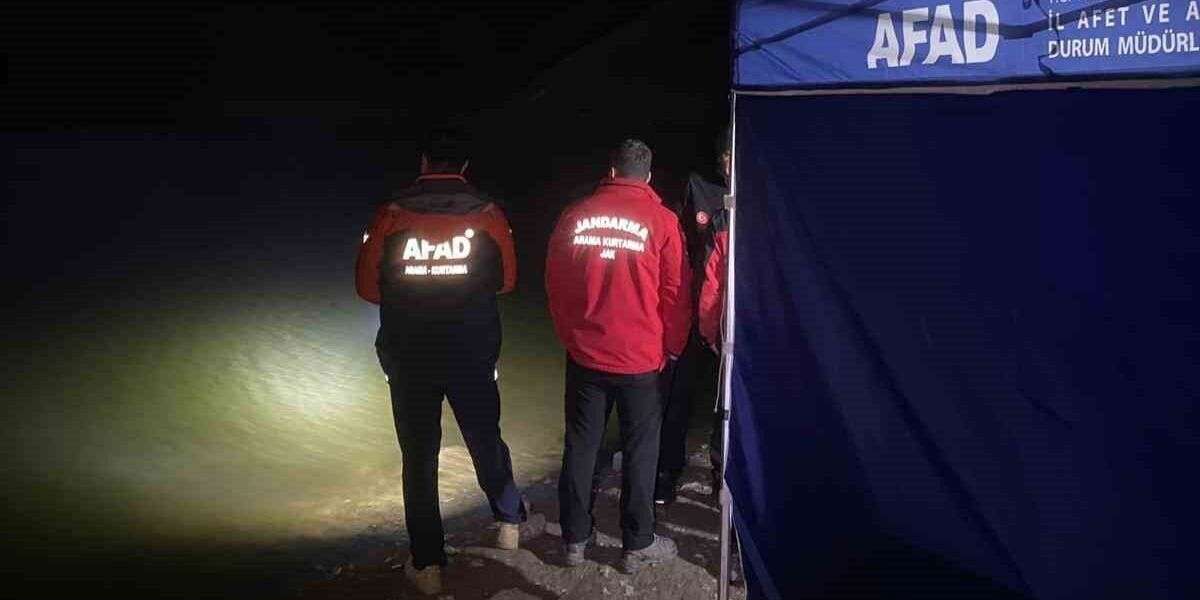 Balık Tutmak İçin Gelen Balıkçıların Oltasına C*set Takıldı