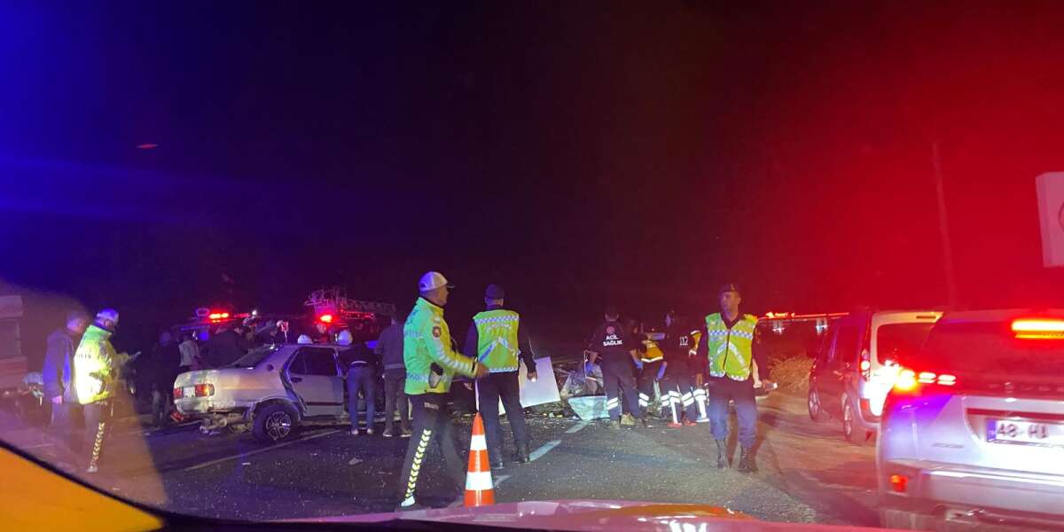 Köyceğiz'de Feci Kaza, Yaralılar Var