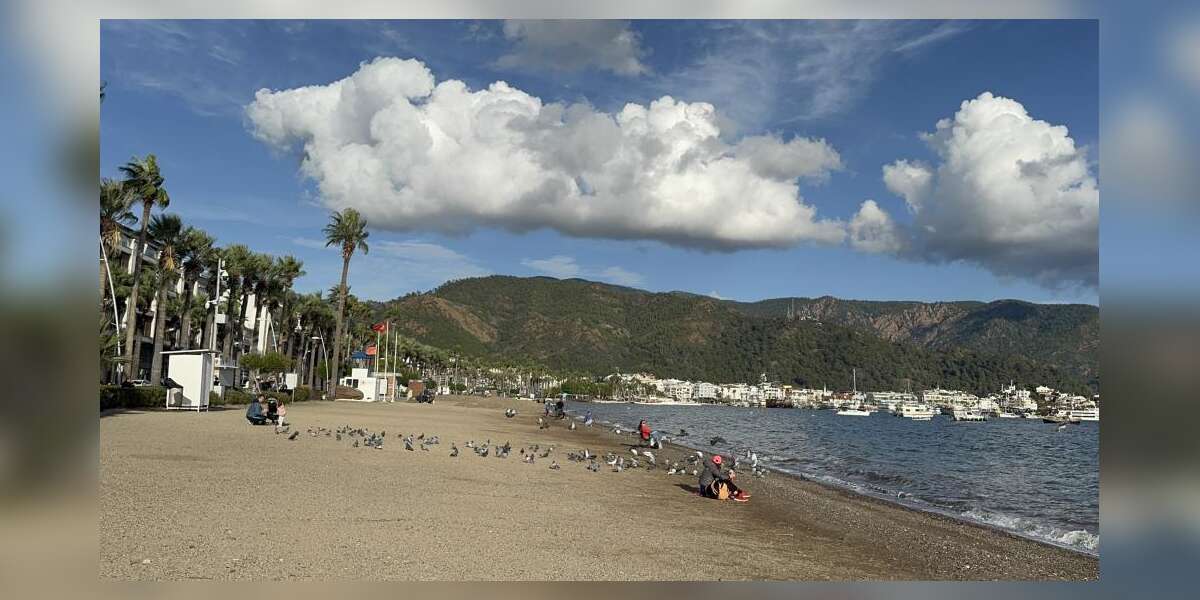 Marmaris’te Yazdan Kalma Günler: Vatandaşlar Sahillere Akın Etti