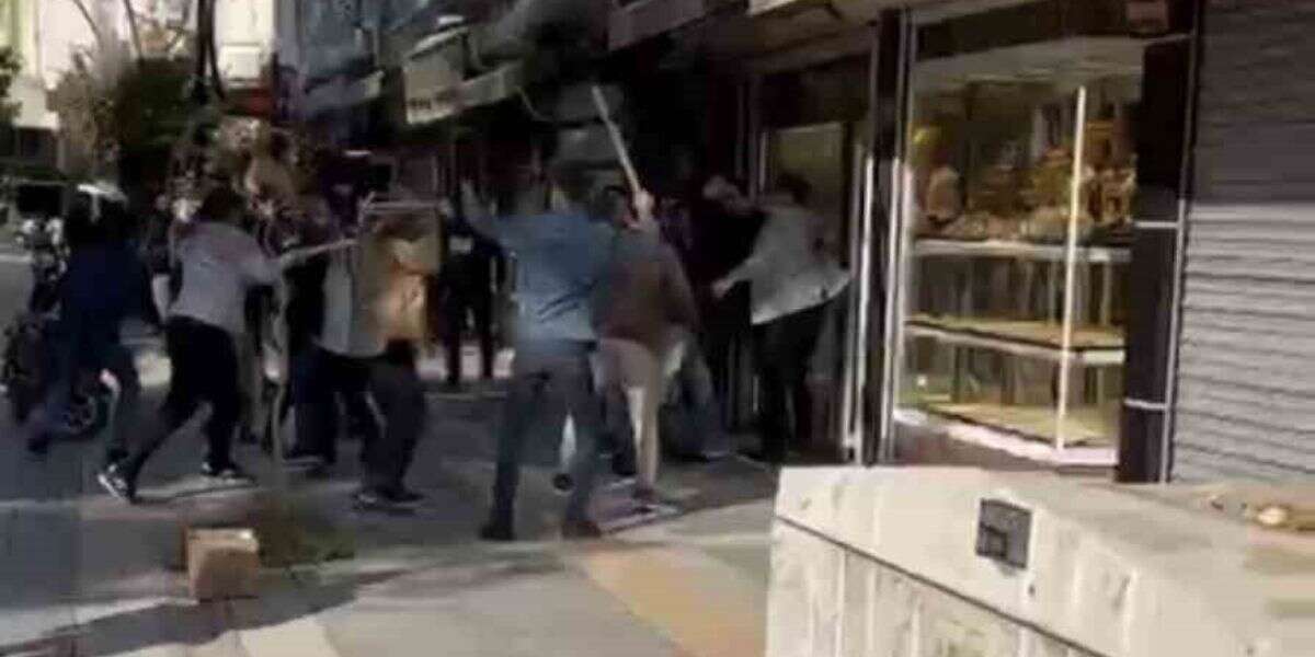 Kuyumcularda Çıkan Silahlı-Sopalı Kavgada 1 Kişi Hayatını Kaybetti