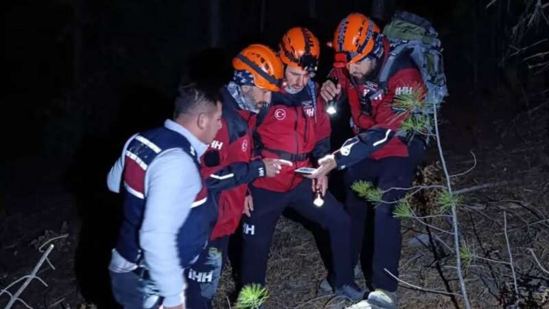Ekipler Seferber Oldu: 15 Yaşındaki Çocuk Her Yerde Aranıyor