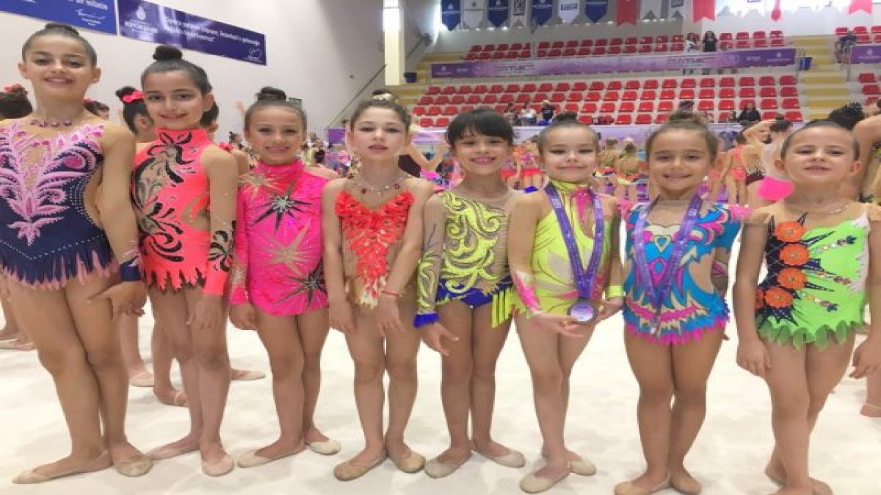 1 gümüş, 2 bronz madalya ile döndüler