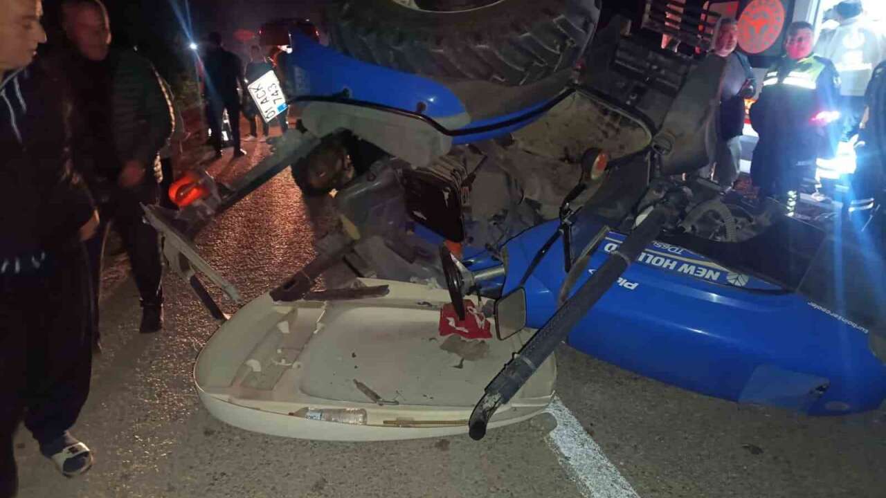 Traktör, Otomobil ve Kamyon Çarpıştı: 2 Yaralı