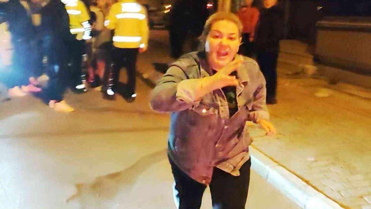 Kaçan Sürücüyü Saklama Planı Çökünce Yakınları Gazetecilere Saldırdı