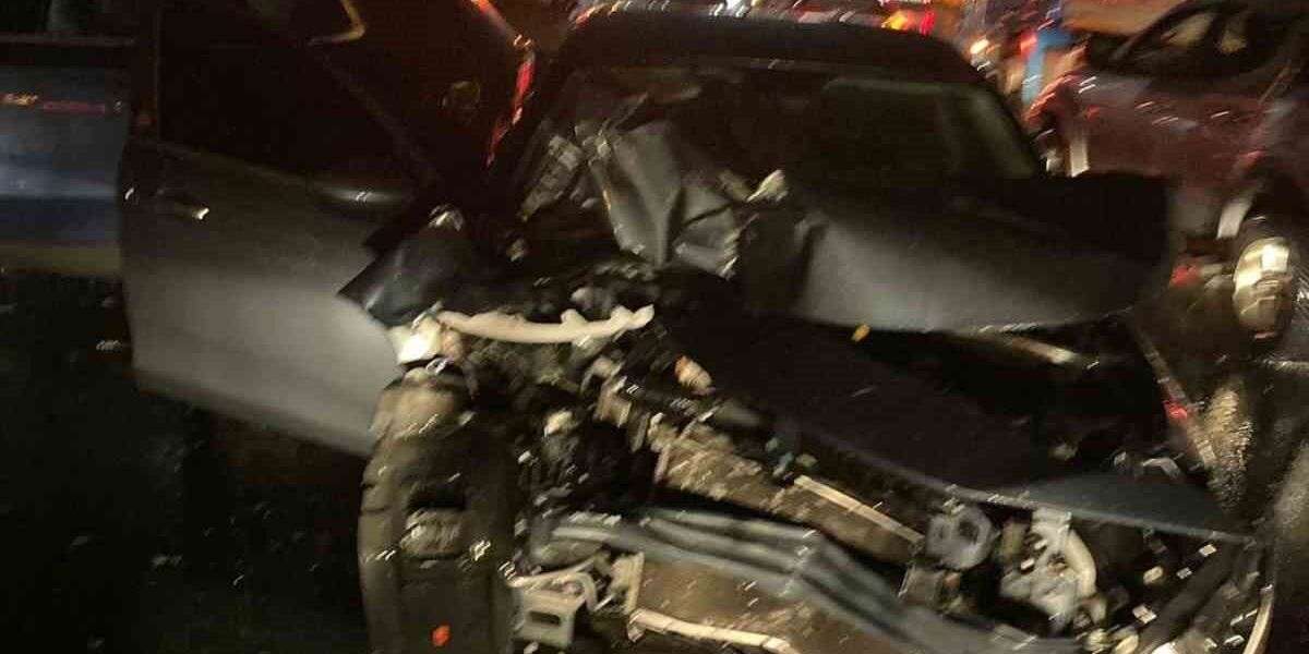 5 Araç Birbirine Girdi: Çok Sayıda Yaralı Var