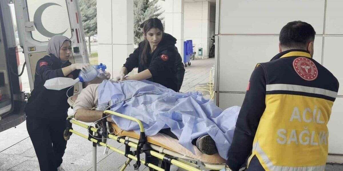 Trafik Kazası Sonrası Dram: Yakınını Görünce Kalp Krizi Geçirdi