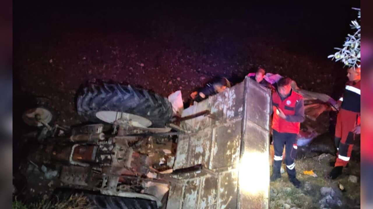 Menteşe’de Traktör Devrildi: İki Yaralı