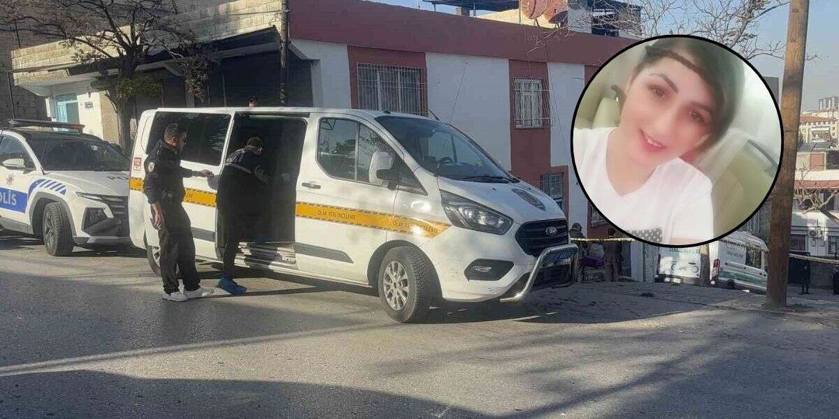 Boşandığı Eşini Bıçakla Öldürdükten Sonra Kendisini Ağır Yaraladı