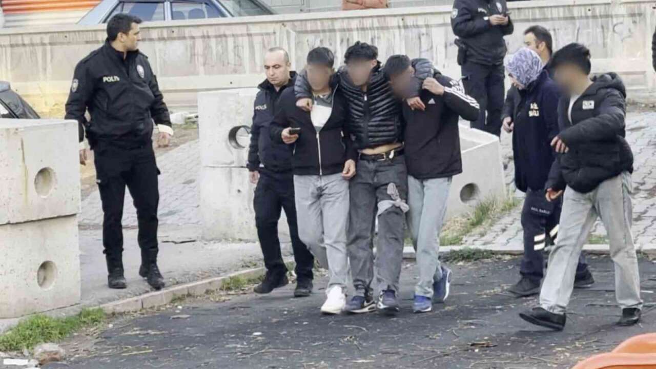 Okul Çıkışı Tartışma Kanlı Bitti: 2 Günde 2 Çocuk Bıçaklandı