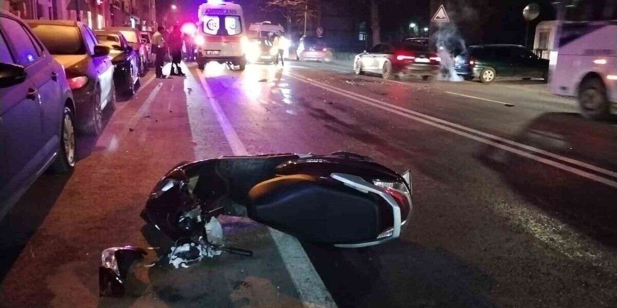 Otomobile Çarpışan Motosikletin Sürücüsü Hayatını Kaybetti