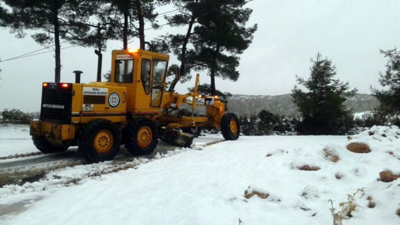Büyükşehir 550 Km Yolda Karla Mücadele Etti