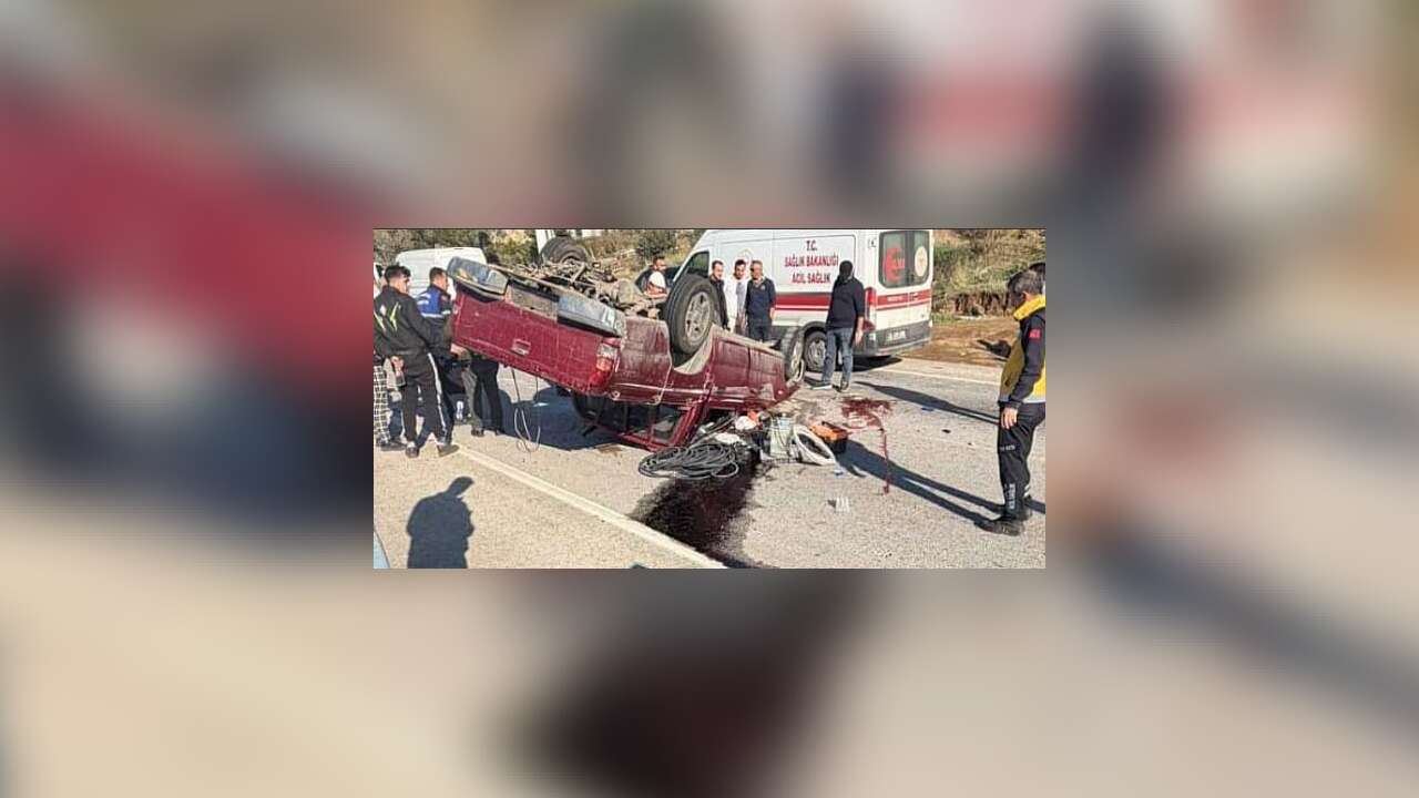 Muğla'da Kamyonet Devrildi Sürücü Ağır Yaralandı