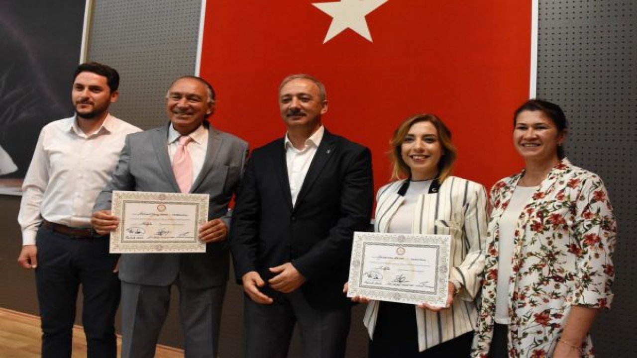 AK Partili vekiller mazbatasını aldı