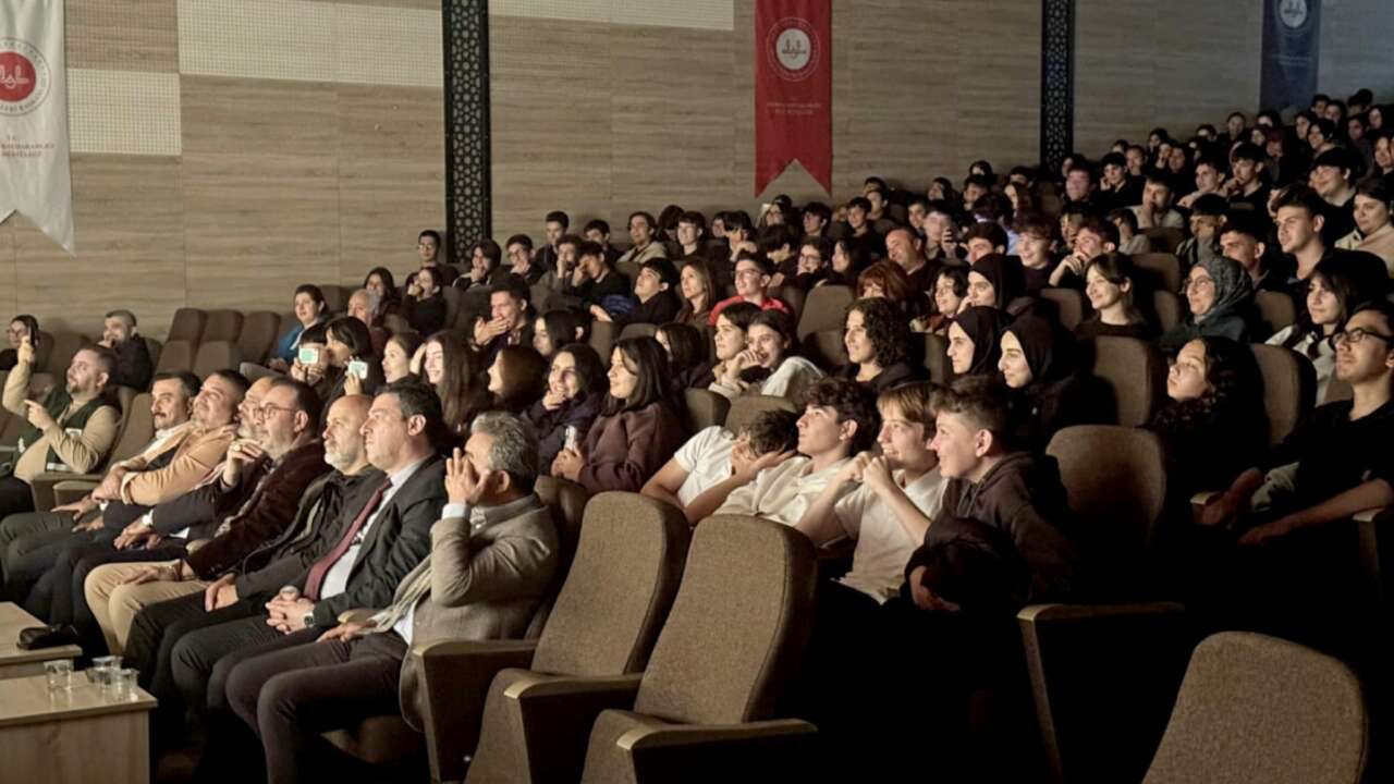 Muğla'da Öğrencilere, Tiyatro İle Bagımlılıkla Mücadele Anlatıldı