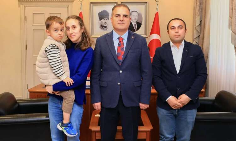 Vali  Dr. İdris Akbıyık’tan DMD Hastası Göktuğ’a Destek