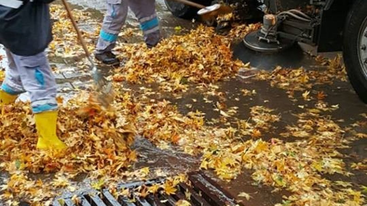 Marmaris'te şiddetli fırtına hasarsız atlatıldı