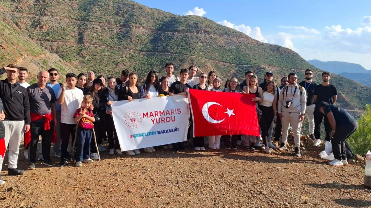 Marmaris’in Doğasını Gençler Canlandırıyor