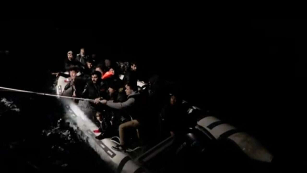 Fethiye Açıklarında 29 Göçmen Kurtarıldı, 2 Kaçakçı Yakalandı