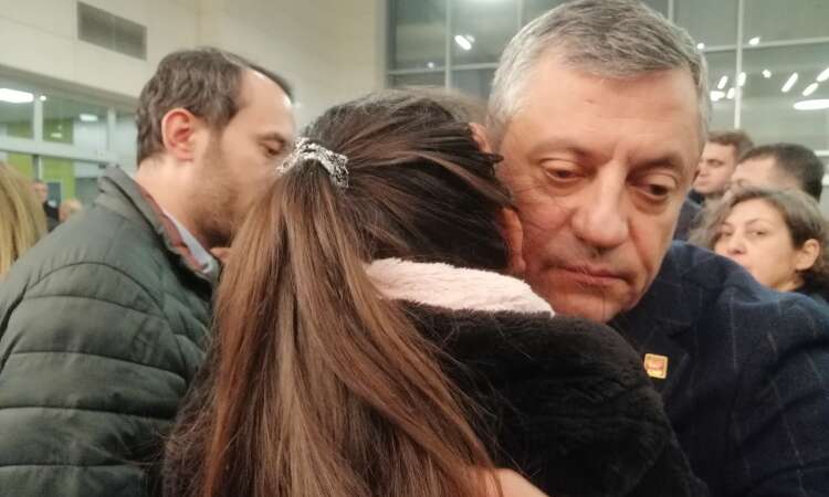 Özgür Özel’den Manisa’da Duygu Dolu Veda: “6 Ayda İki Evladımızı Kaybettik”