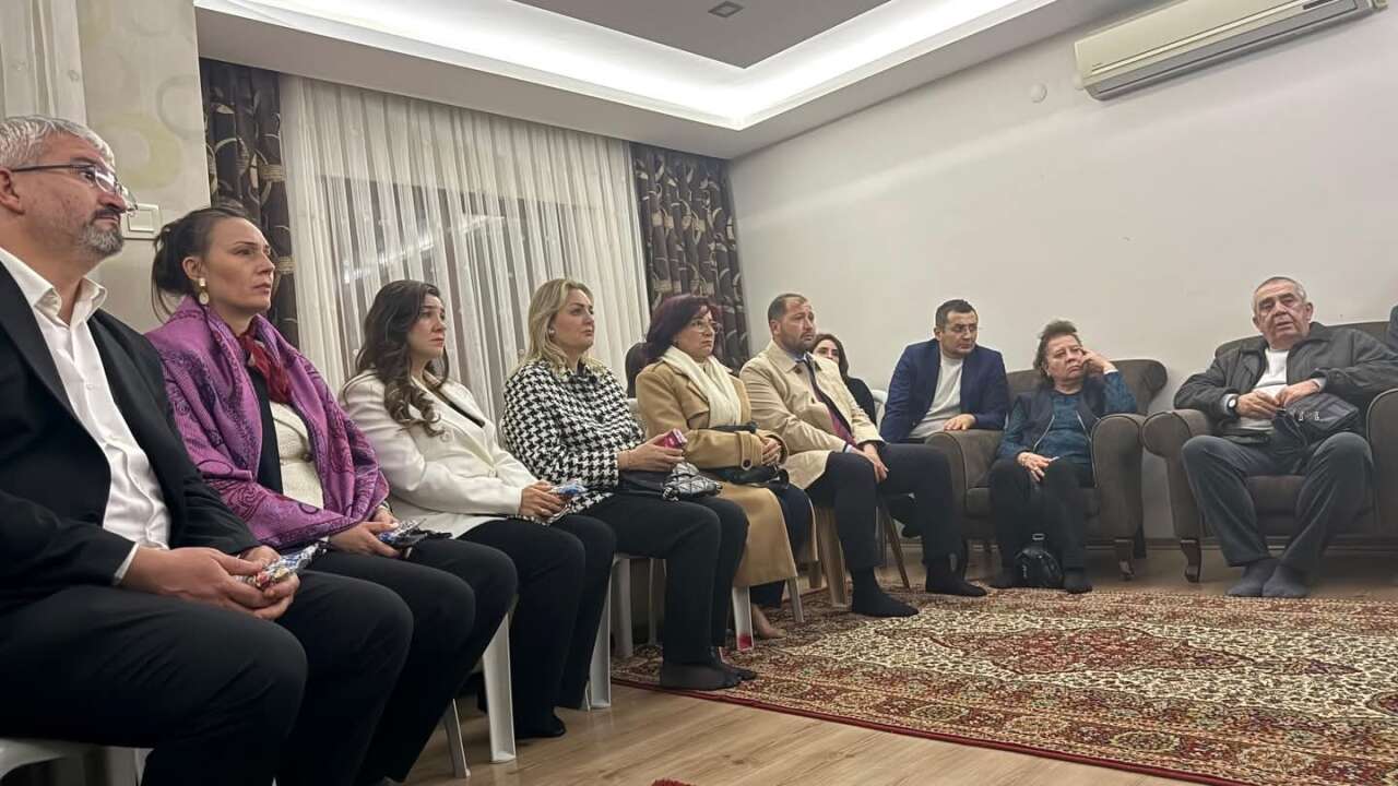 AK Parti Muğla Teşkilatından Motosiklet Kazasında Hayatını Kaybeden Gencin Ailesine Taziye Ziyareti