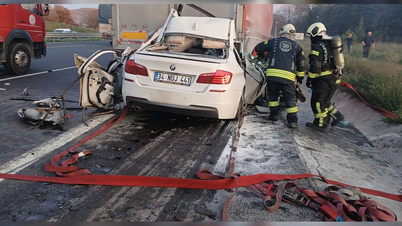 Otomobili Tırın Altına Giren 18 Yaşındaki Sürücü Hayatını Kaybetti