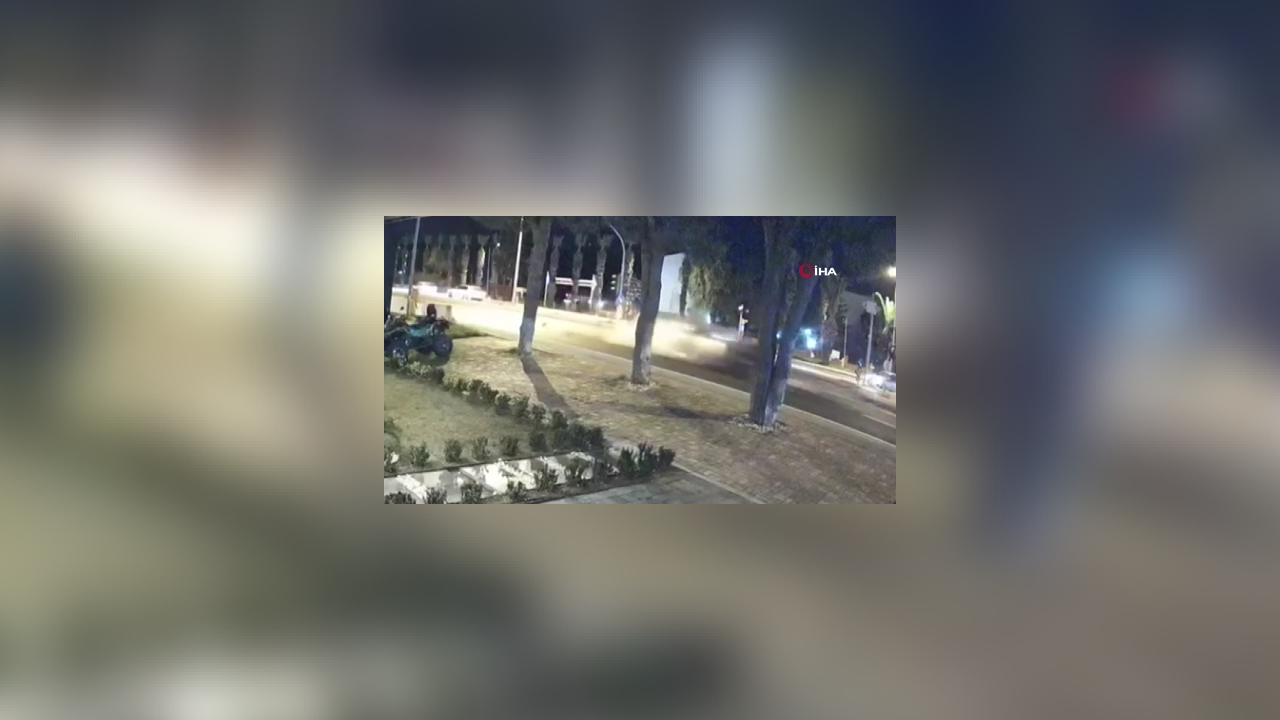 Otomobilin Çarptığı Motosiklet Sürücüsü Metrelerce Savrularak Hayatını Kaybetti