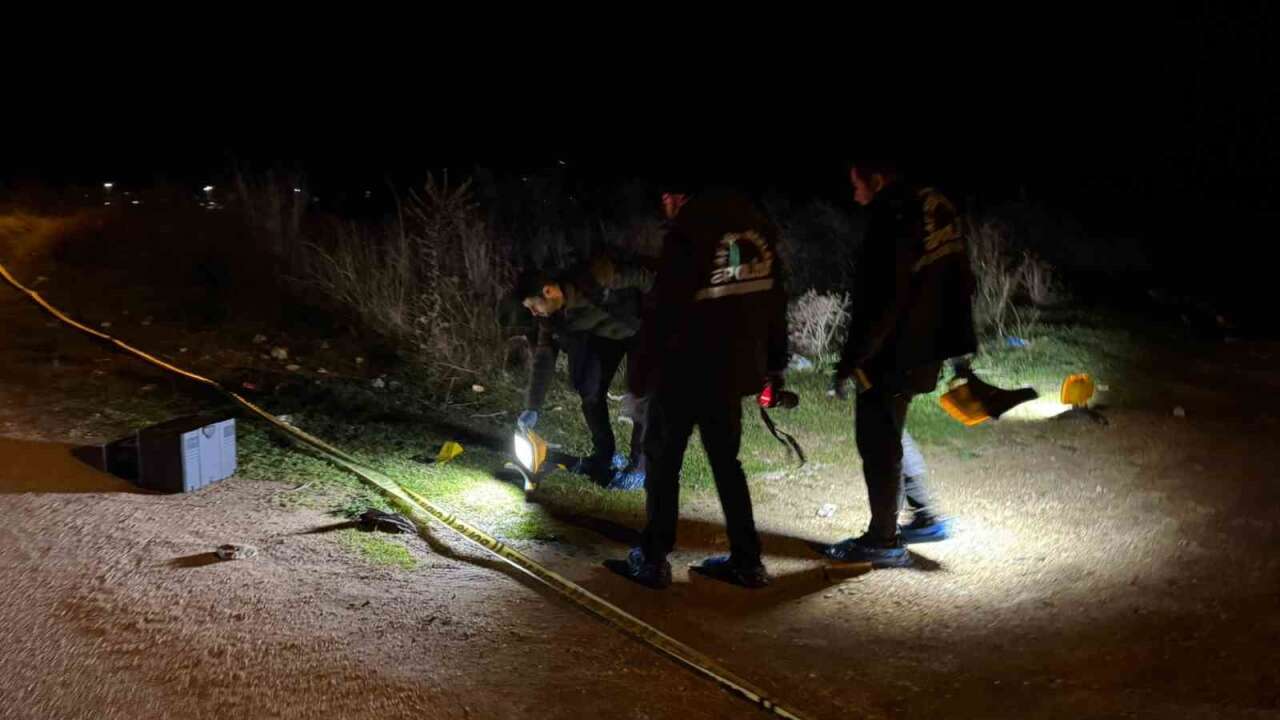 Bir Kişi Yol Kenarında Ölü Bulundu