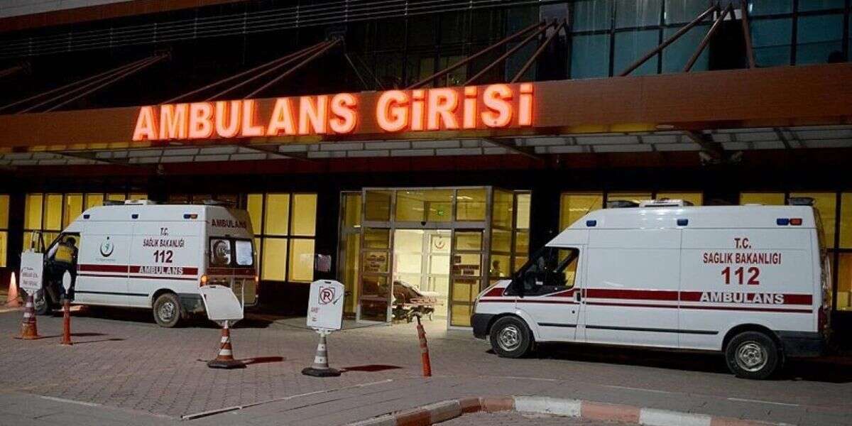 Kaldırımda Baygın Bulunan Emekli Başkomiser Hayatını Kaybetti