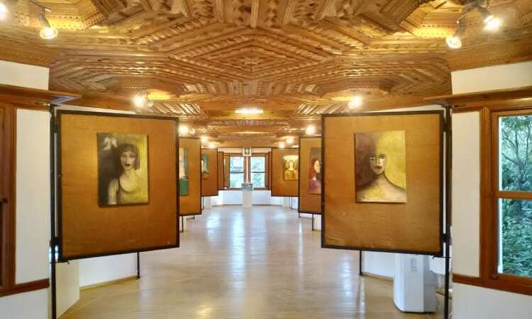 Akyaka’nın Kimliği Risk Altında: Yangın Yönetmeliği Ahşap Tavanları Tehdit Ediyor