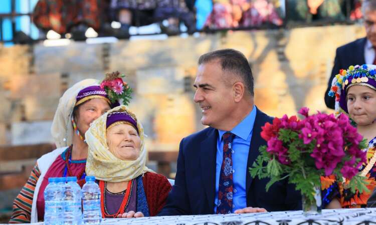 Vali Dr. İdris Akbıyık’tan Milas Çomakdağ Mahallesi’ne Ziyaret