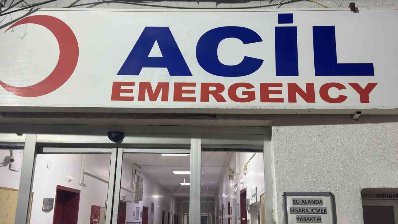 İki Grup Lise Öğrencisi Arasında Bıçaklı Kavga: 2 Öğrenci Yaralandı