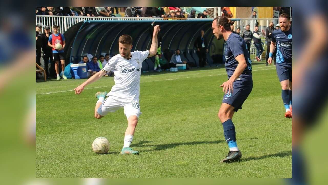 Silahlı Saldırıya Uğrayan Futbolcu Hayatını Kaybetti