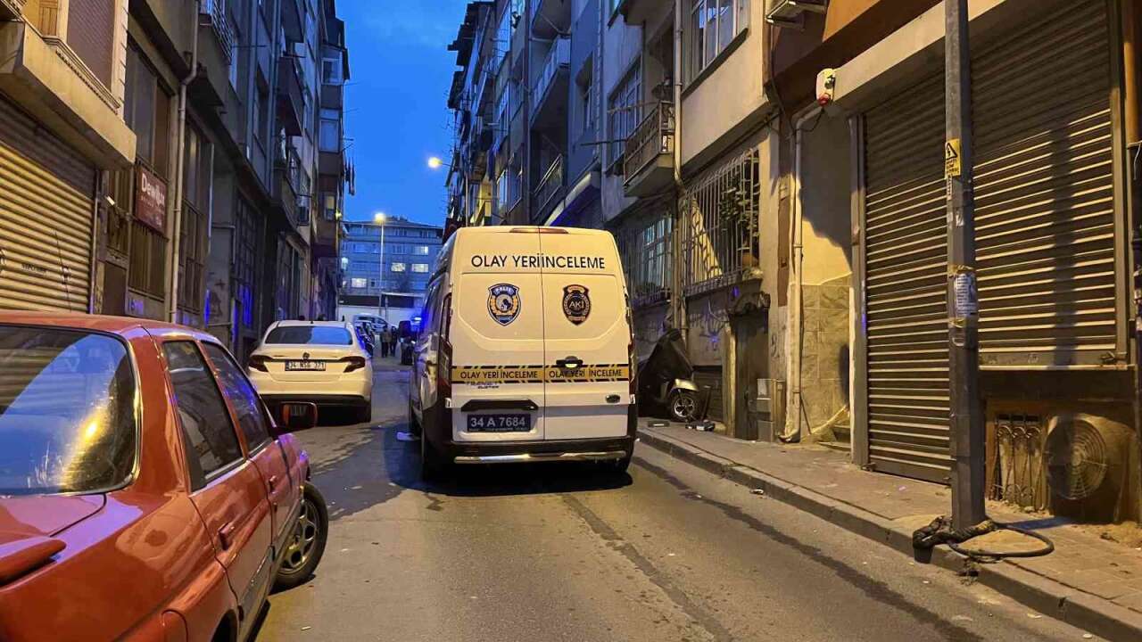 Cam Silerken 3. Kattan Düşen Kadın Ağır Yaralandı