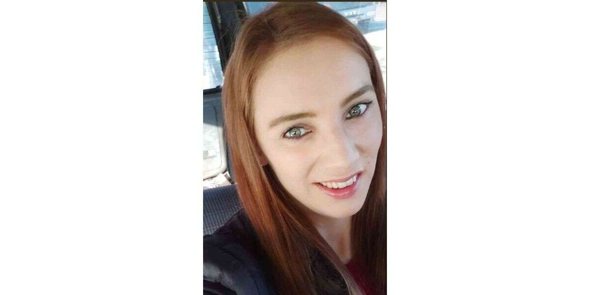 2 Çocuk Annesi Kadın Balkondan Düşerek Yaşamını Yitirdi