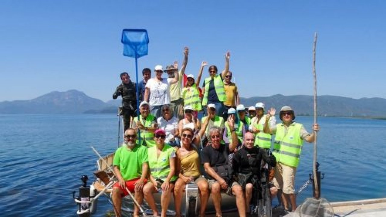 Köyceğiz Gölü'nde temizlik