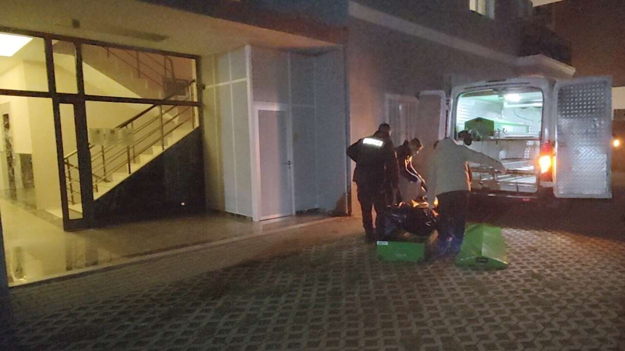 Bir Kişi Evinde Ölü Bulundu