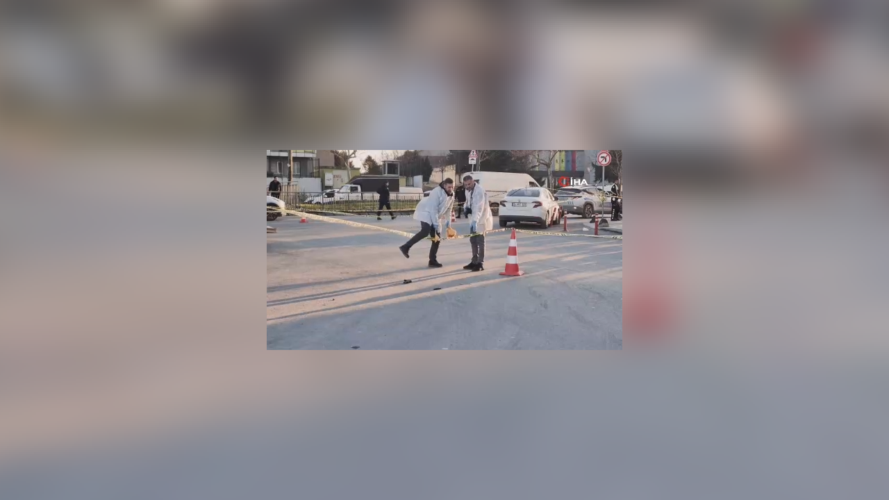 Otobüs Durağında Kız Öğrenciye S*lahlı Saldırı