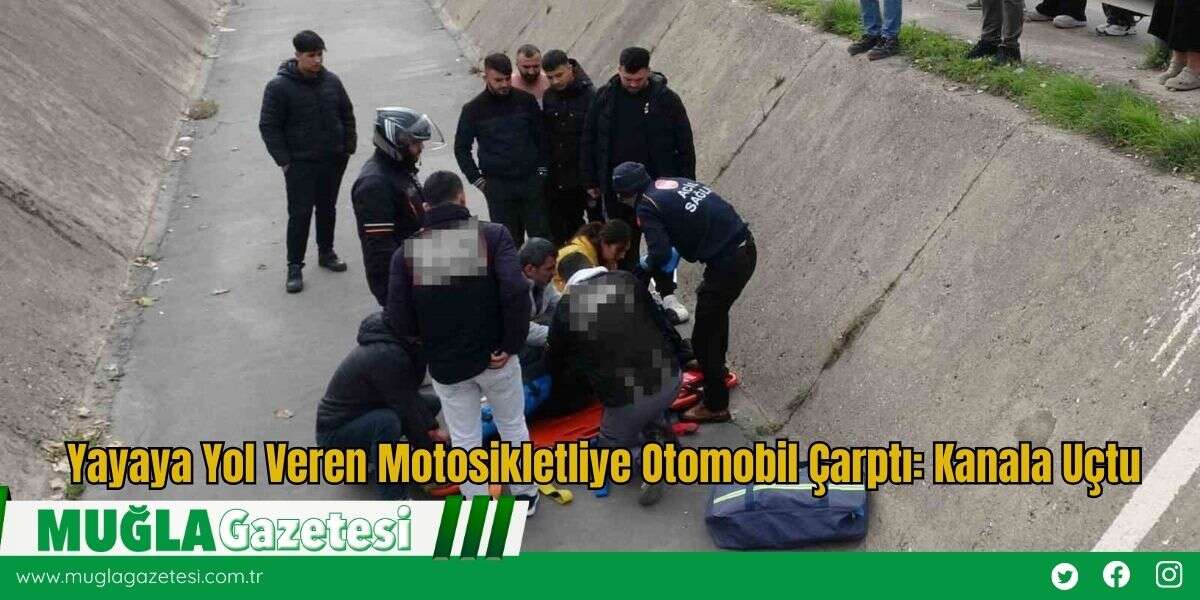 Yayaya Yol Veren Motosikletliye Otomobil Çarptı: Kanala Uçtu