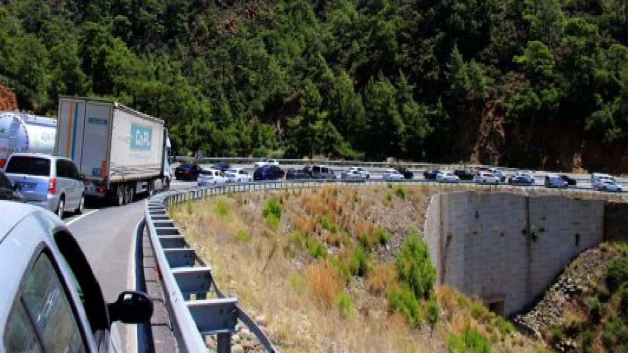 Marmaris’te trafik felç