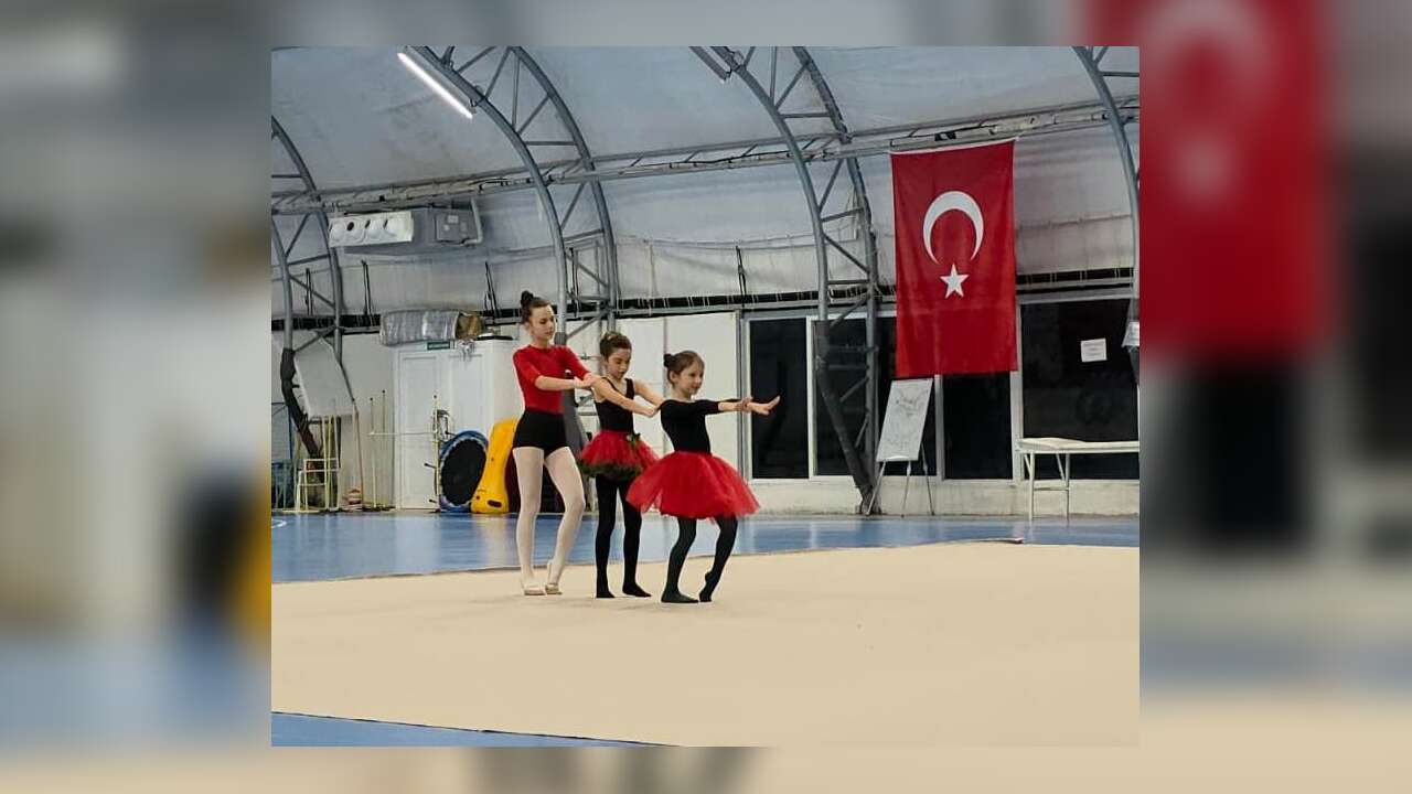 Yalıkavak Spor Kulübü Cimnastik Akademisi’nden Yıl Sonu Gösterisi: Minikler Alkış Topladı