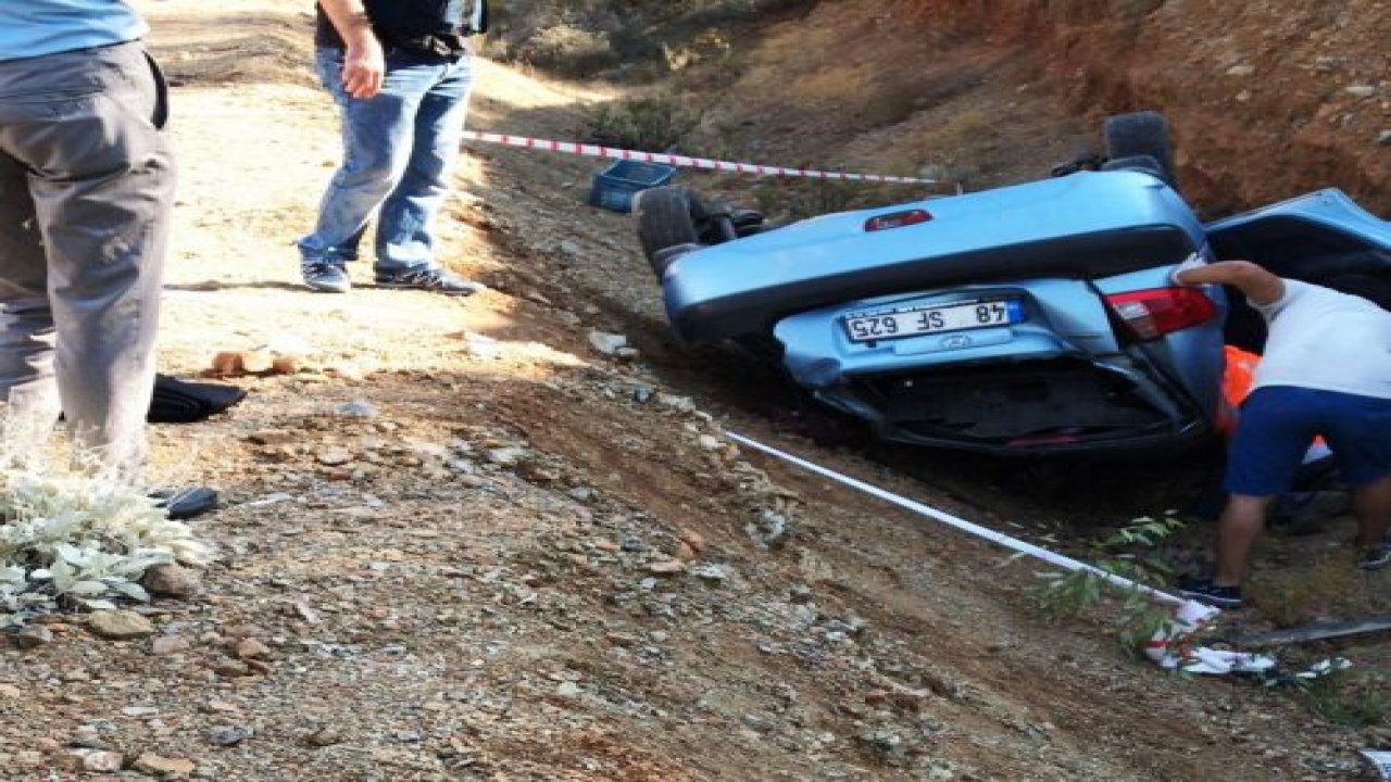 Otomobil dere yatağına yuvarlandı: 2 ölü