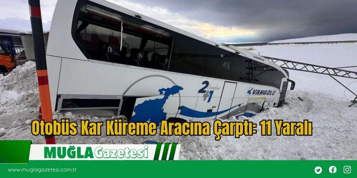 Otobüs Kar Küreme Aracına Çarptı: 11 Yaralı