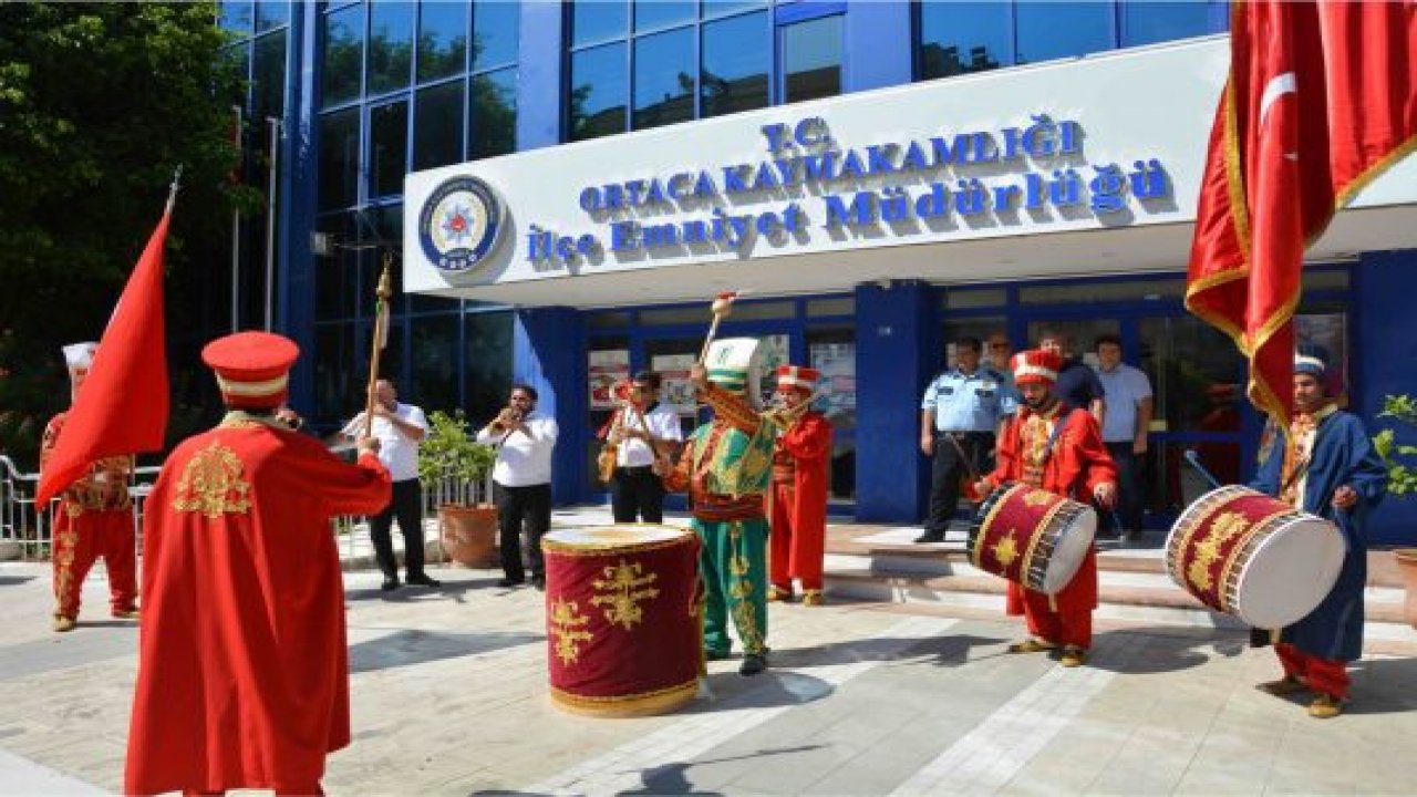 Şehit kardeşinden polise mehteran sürprizi