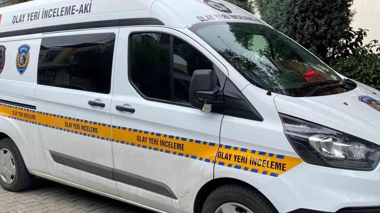 Komşuların İhbarı Gerçeği Ortaya Çıkardı: Evinin Balkonunda Ölü Bulundu