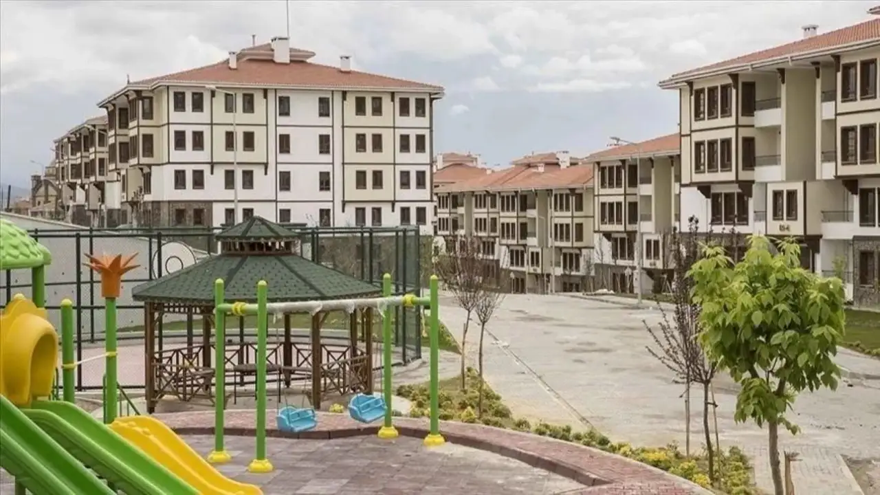 TOKİ’de Kura Heyecanı Sürüyor: İl İl Çekim Takvimi Belli Oldu