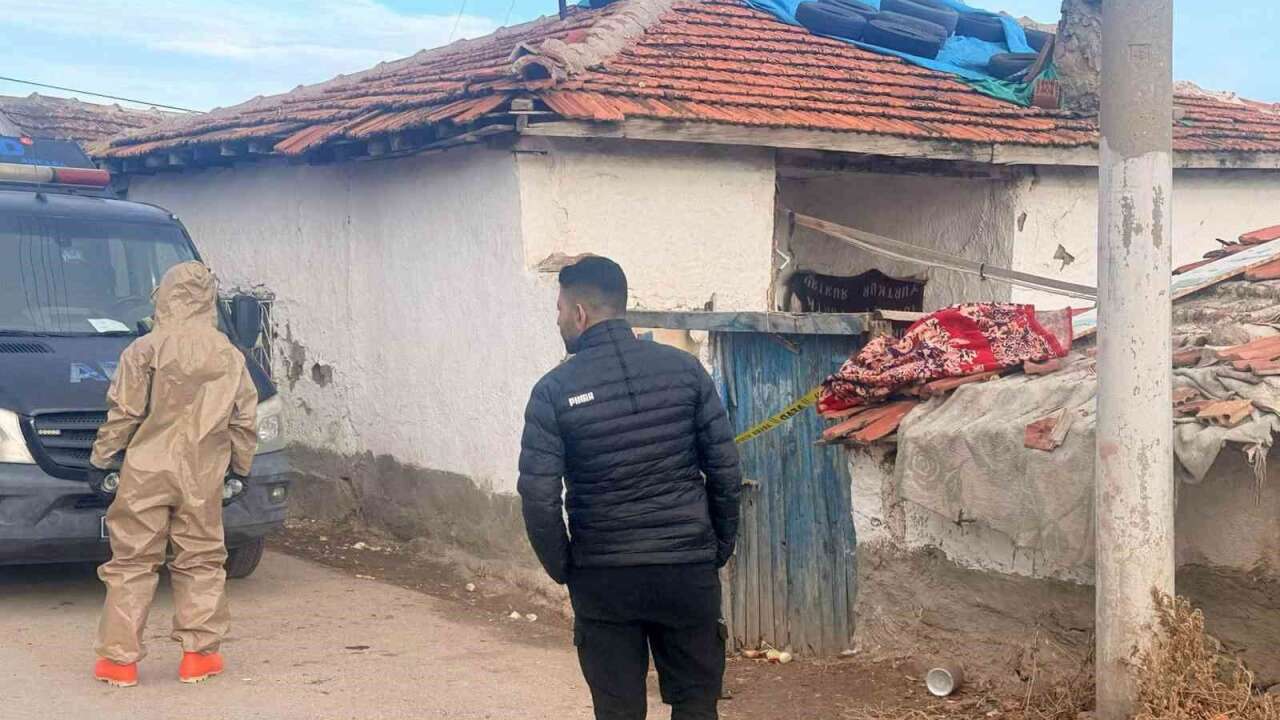 Boyaya Eklenen Katkı Maddesi Zehirledi: 1’i Bebek 4 Kişi Ağır