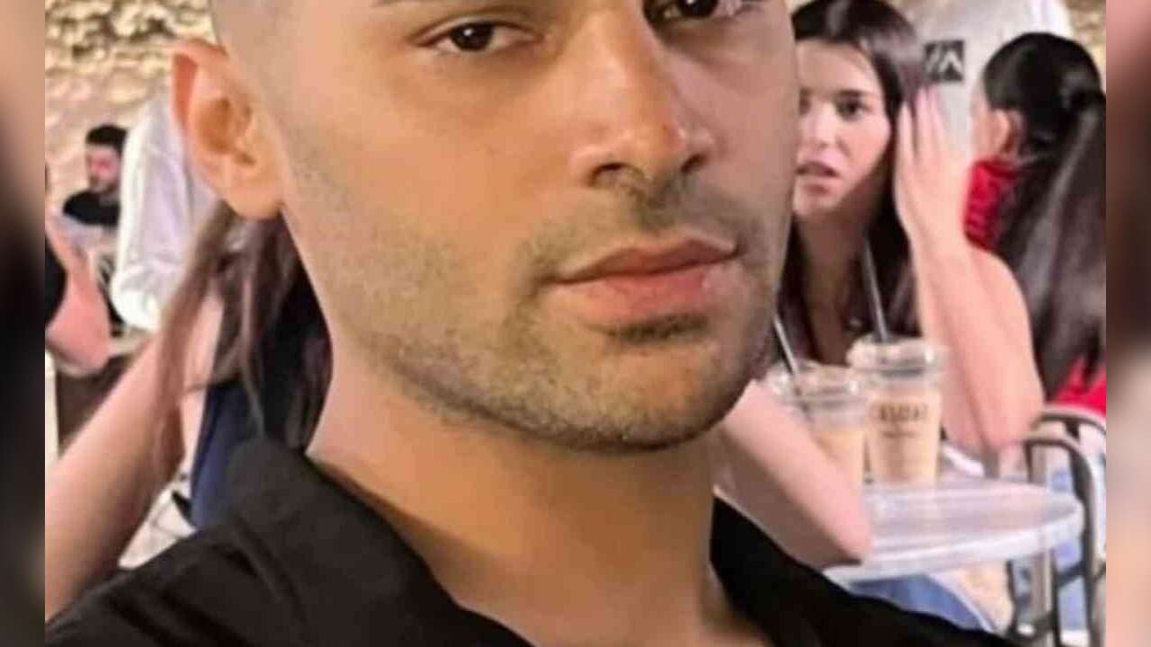 Emniyet Şeridindeki Kamyona Çarpan Motosikletli Hayatını Kaybetti