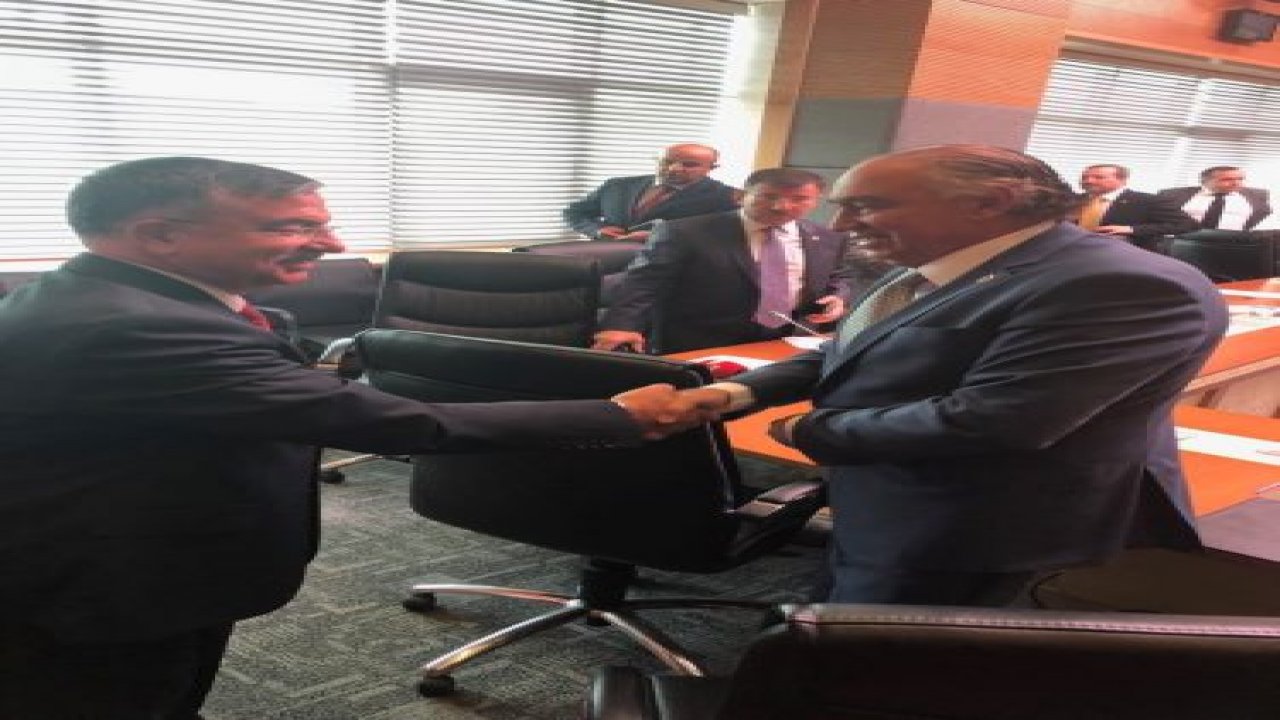 Mehmet Yavuz Demir komisyon başkanlığını İsmet Yılmaz'a devretti